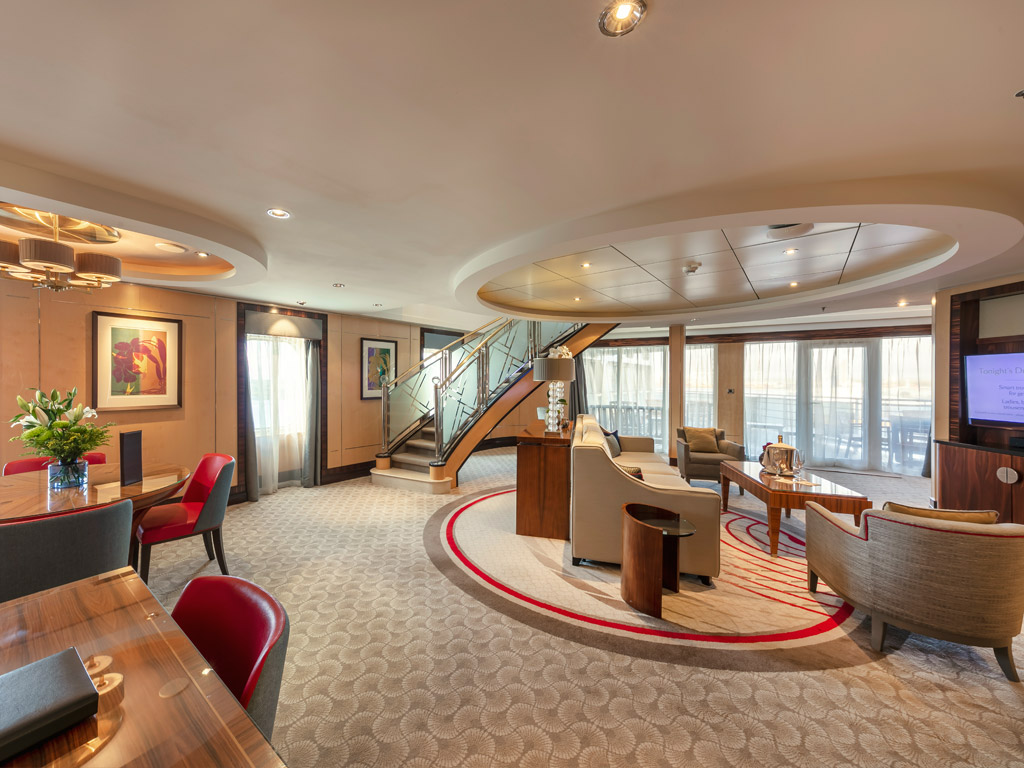 Queen Mary 2 - Zweistöckige Queens Grand Duplex Suite mit Balkon
