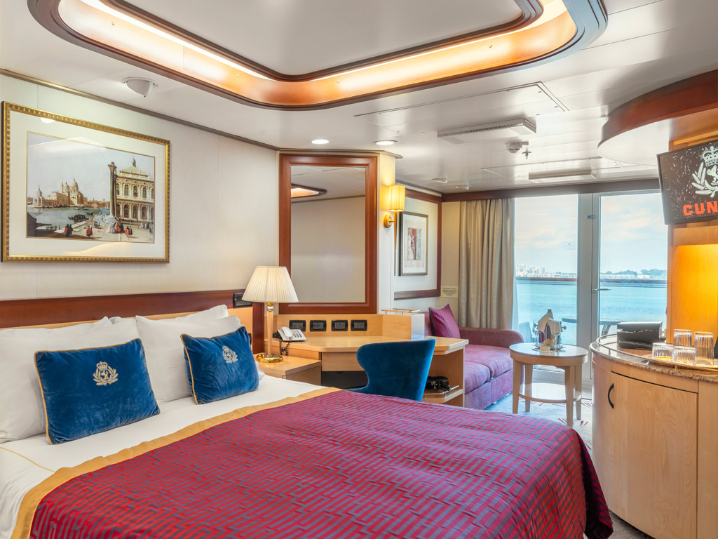 Queen Elizabeth - Princess Suite mit Balkon