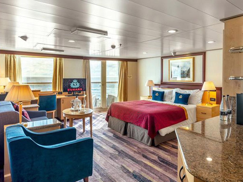 Queen Elizabeth - Queens Suite mit Balkon