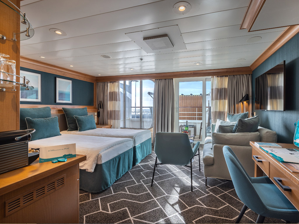 MS Artania - Junior Suite mit Balkon