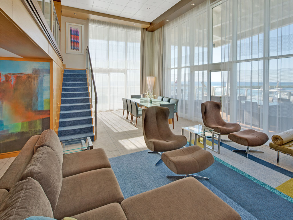 Allure of the Seas - Royal Loft Suite mit zwei Schlafzimmern und Balkon
