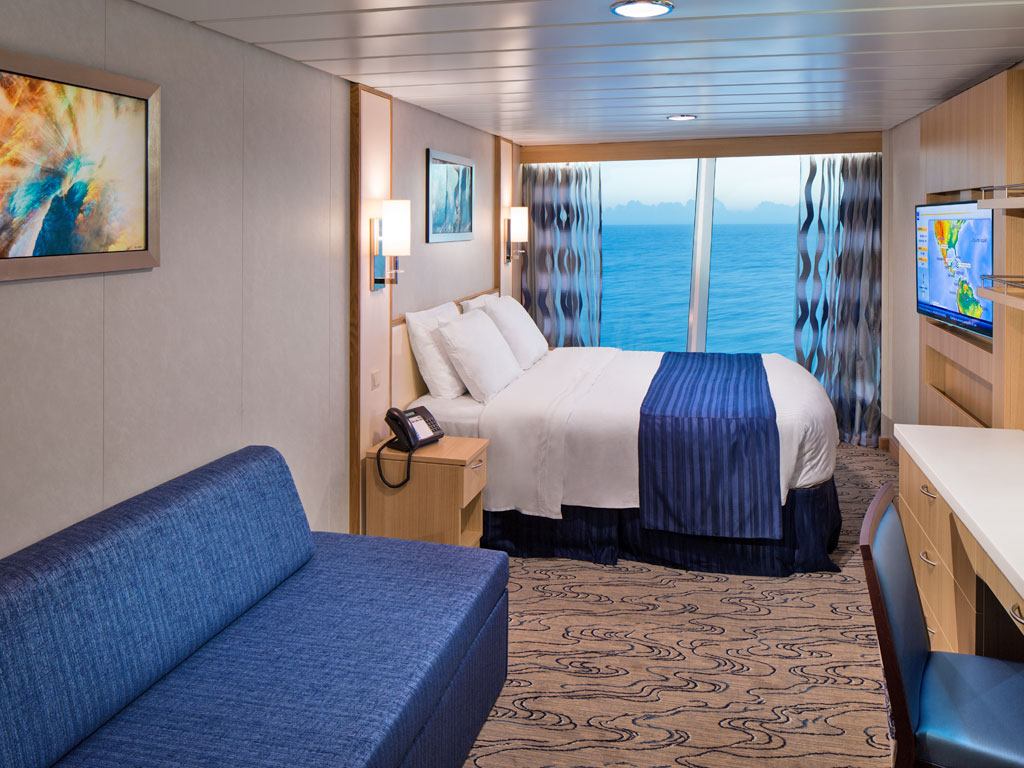 Freedom of the Seas - Geräumige Außenkabine mit Panoramafenster (nicht zu öffnen)