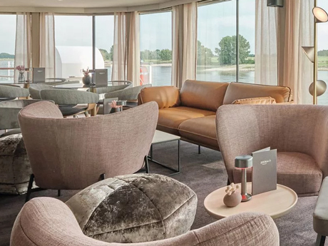 Panoramalounge an Bord der SENA