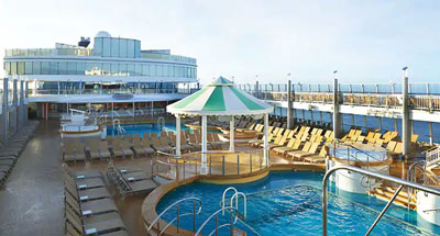 Sapphire Pooldeck auf der Norwegian Jewel