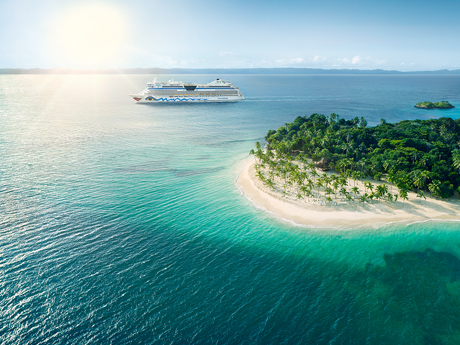 AIDA Schiff vor karibischer Insel