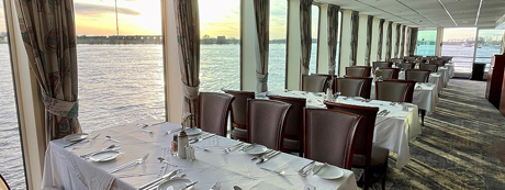Restaurant der MS Compass Opera