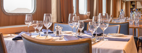Restaurant an Bord der MS De Amsterdam